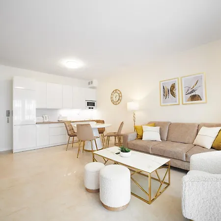 Sea Star Apartment *